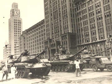 Tanques de guerra na cidade do Rio de Janeiro em 2 de abril de 1964