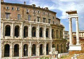 Foto do Teatro de Marcelo em Roma