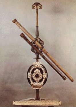 Foto do telesc&oacute;pio (luneta) de Galileu Galilei