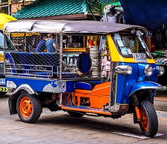 Tuk tuk, meio de transporte muito utilizado na Índia